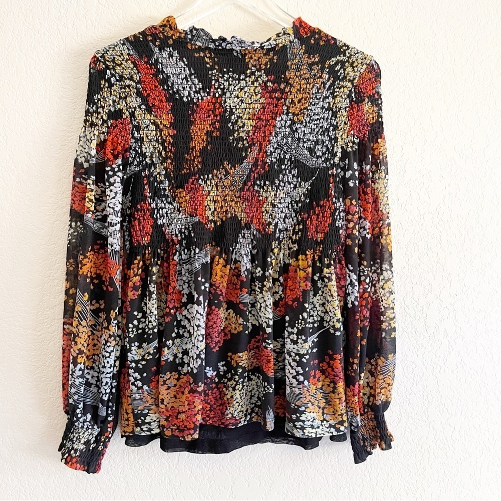 Anthropologie Akemi + Kin Adria Smocked top Floral Blouse Size Medium - Picture 6 of 11